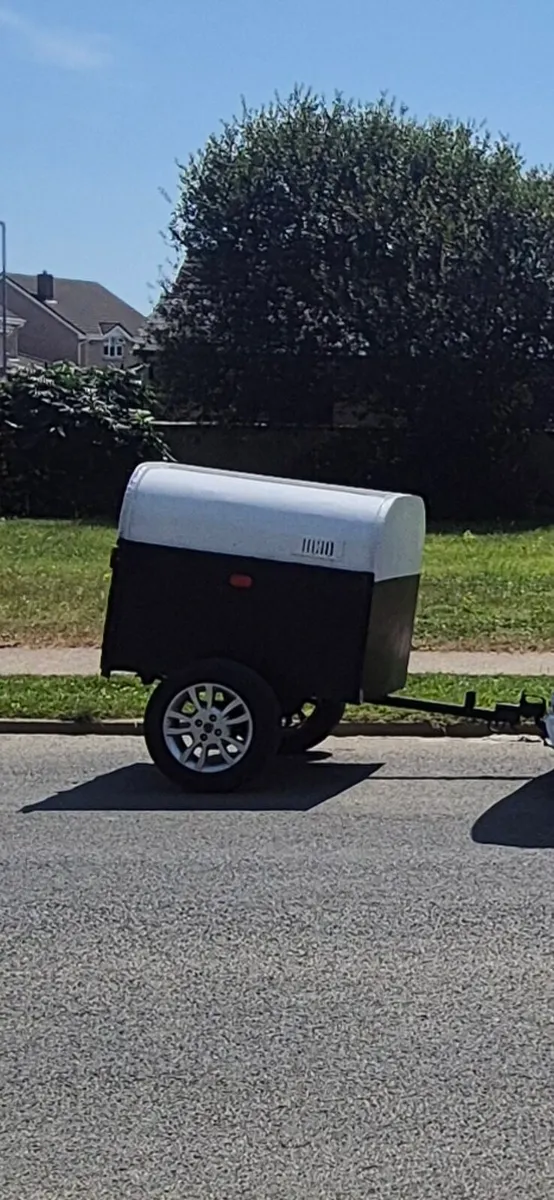 Dog trailer built in 2017 - Image 1