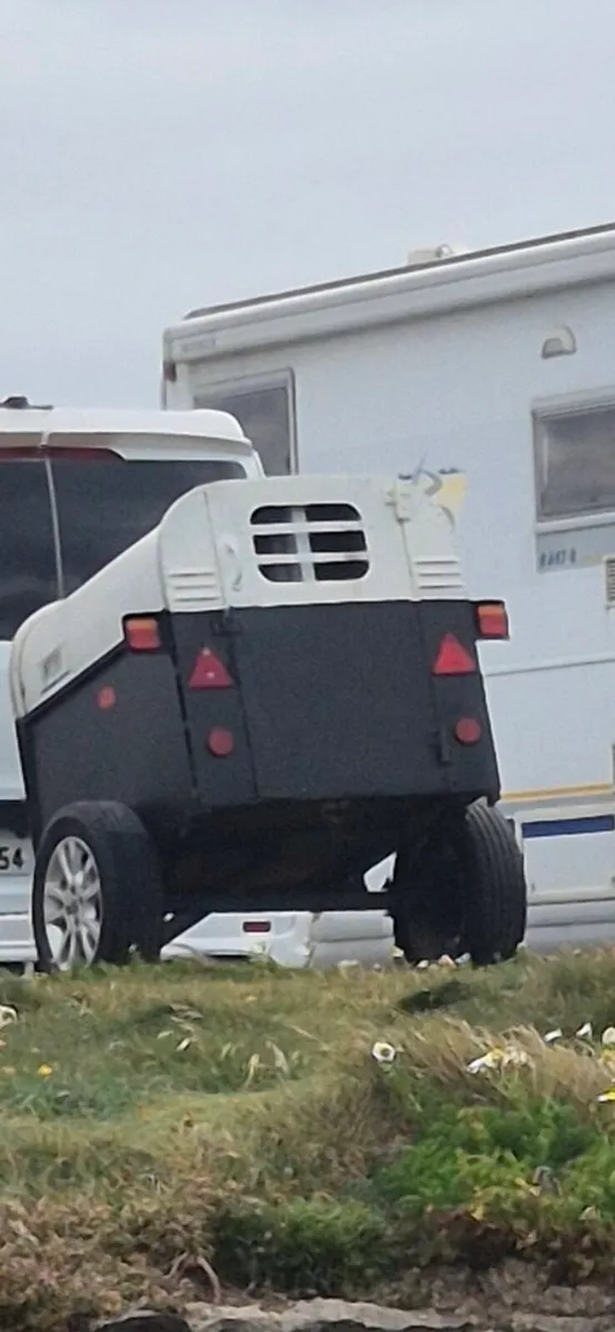 Dog trailer built in 2017 - Image 2