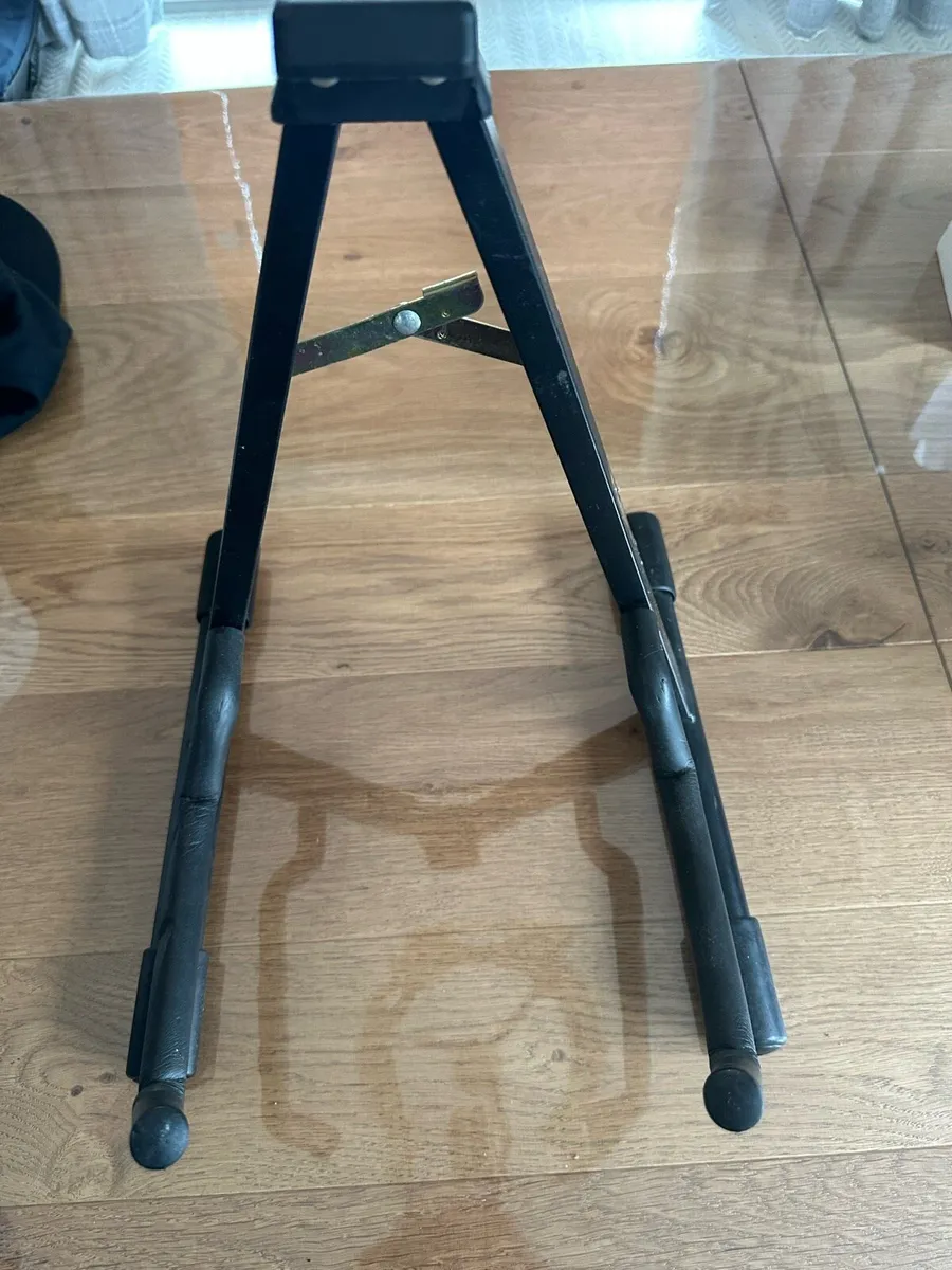 Millenium Guitar Stand - Image 1