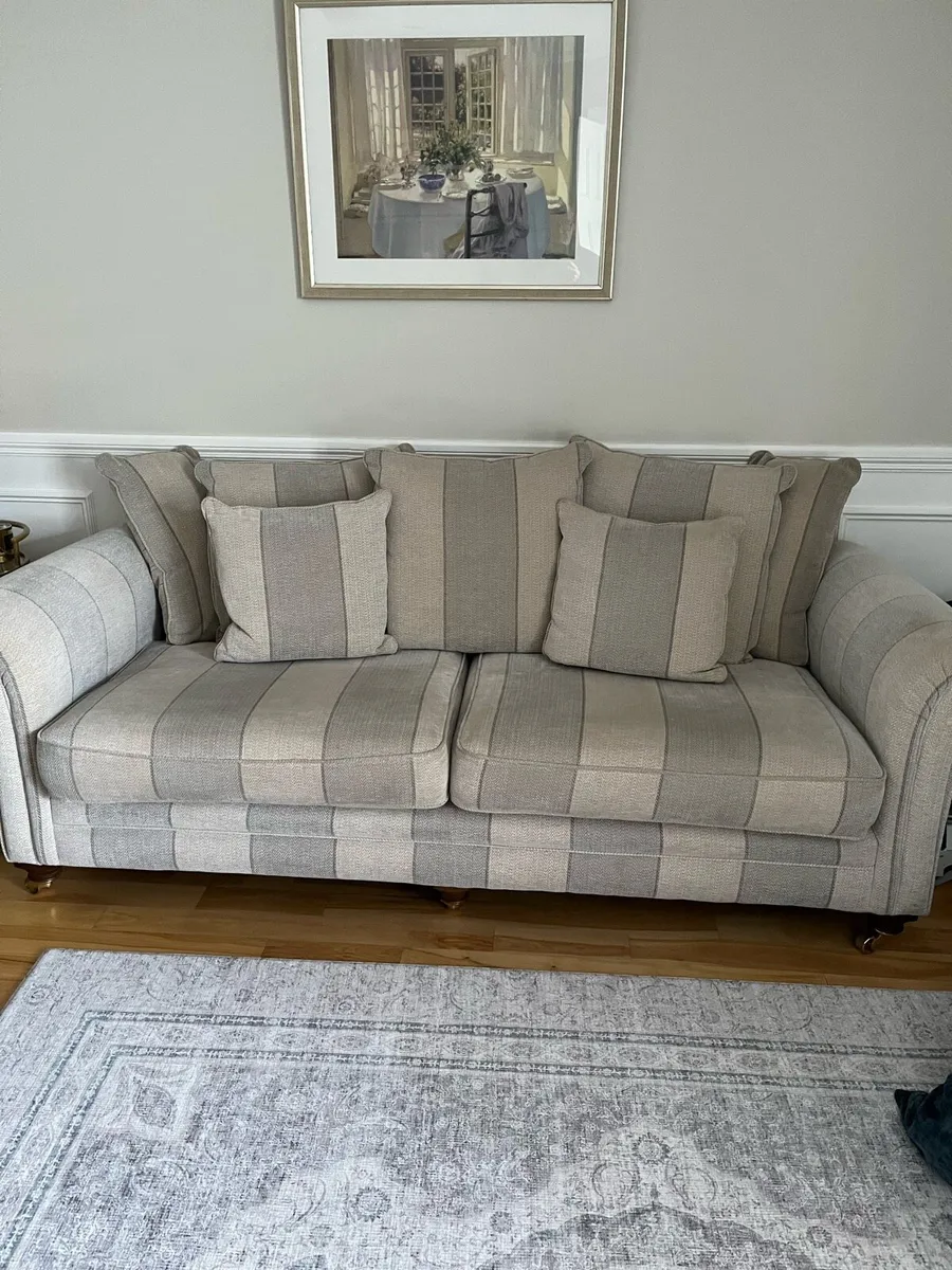 3 2 1 sofa - Image 1