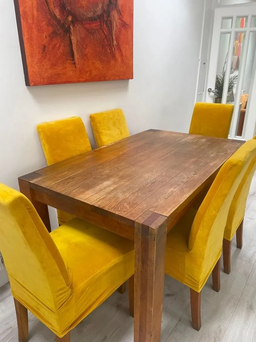 Solid oak dining table and 6 chairs - Image 1