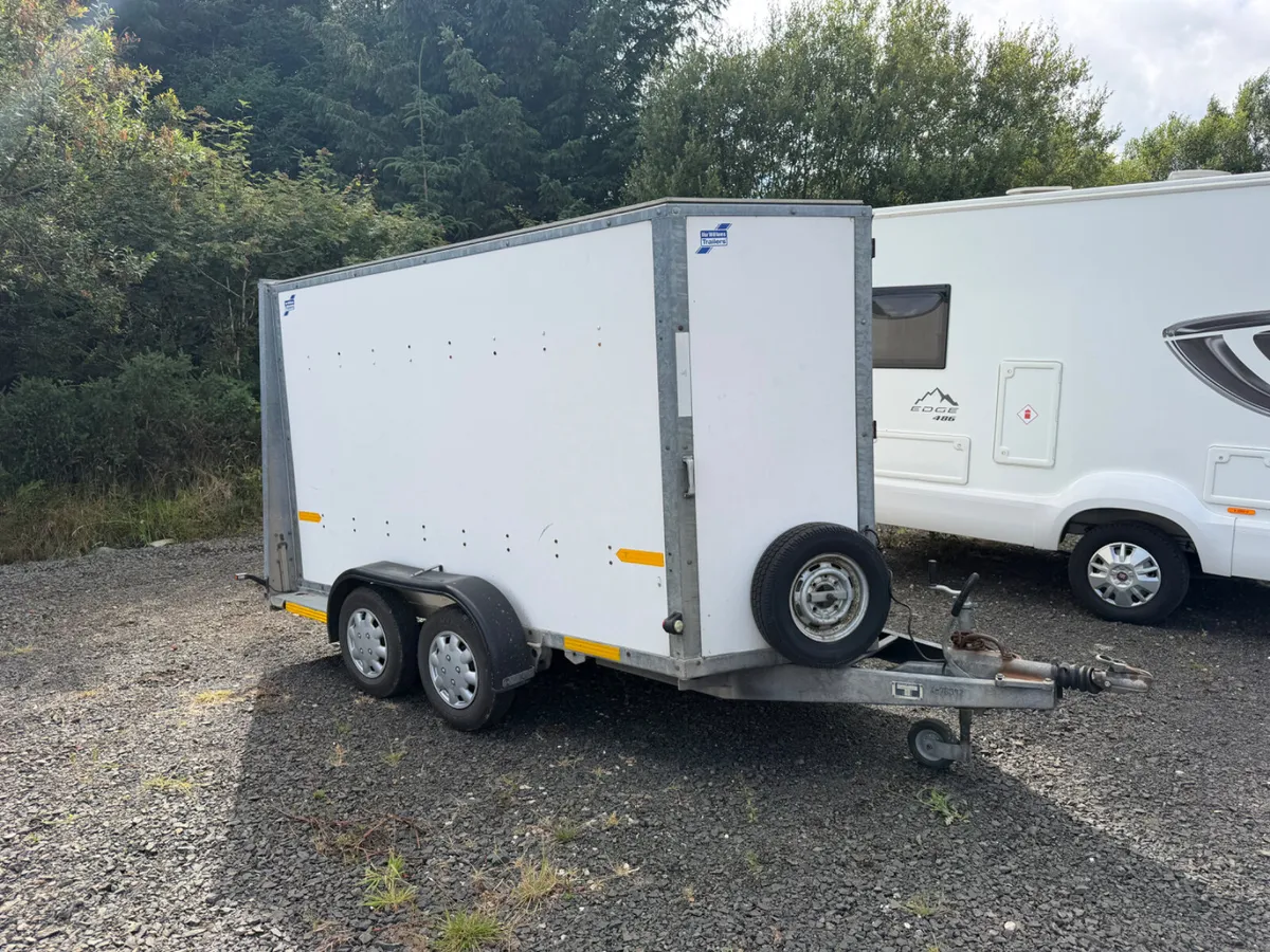 Ifor Williams bv105 box trailer - Image 1