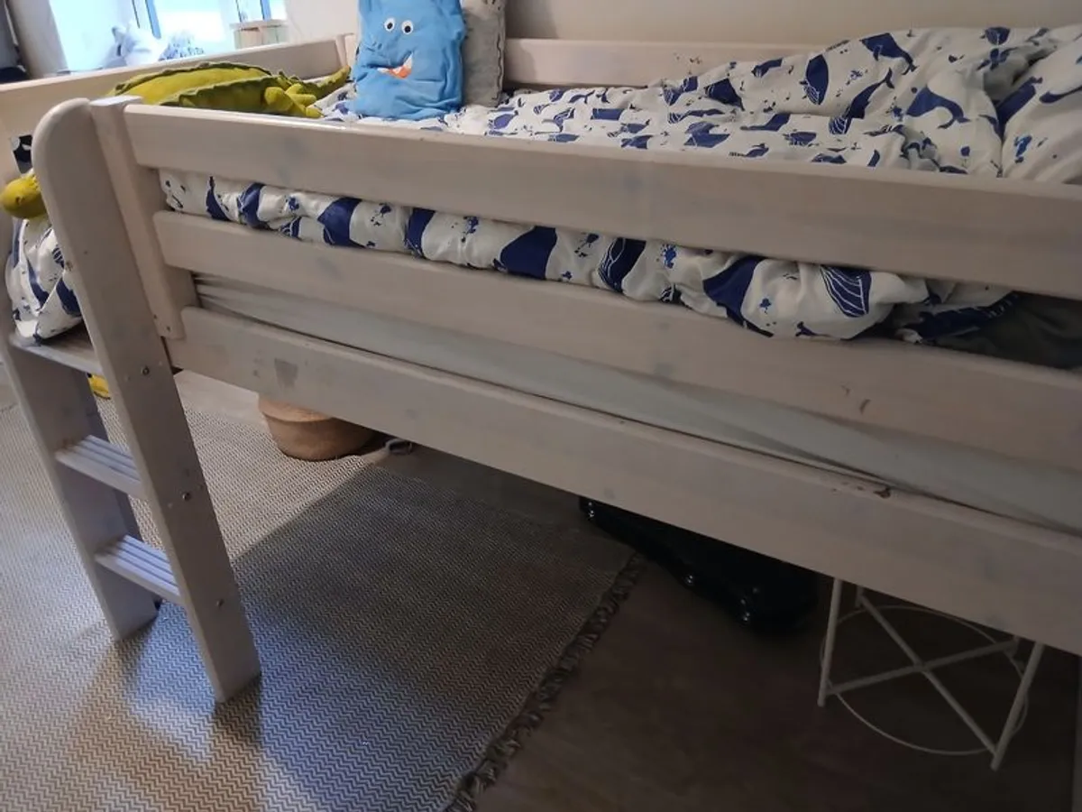 Mid sleeper bed - Image 2