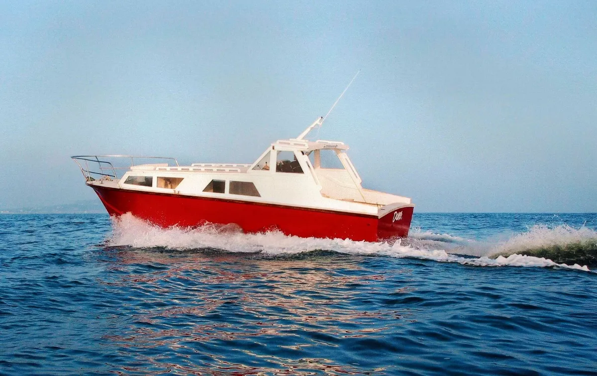 Cabin Cruiser Hartley 27 - Image 1