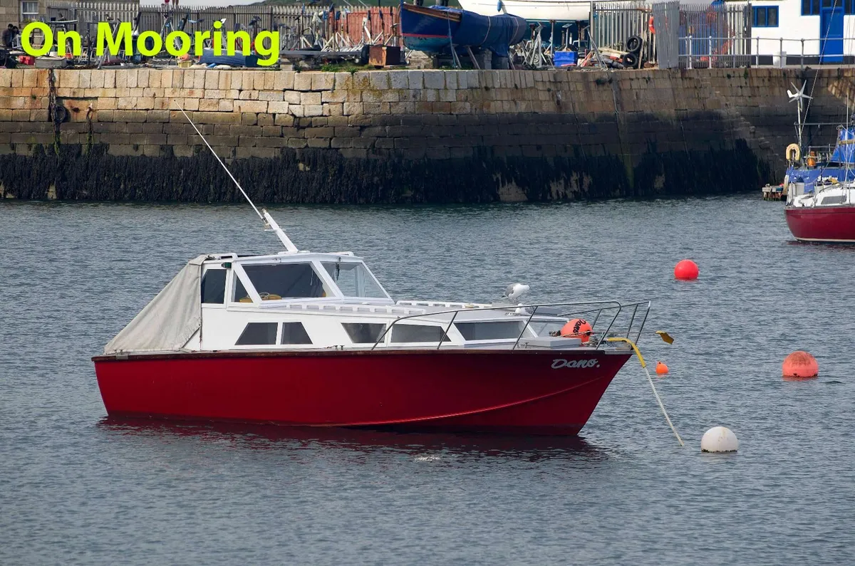 Cabin Cruiser Hartley 27 - Image 2