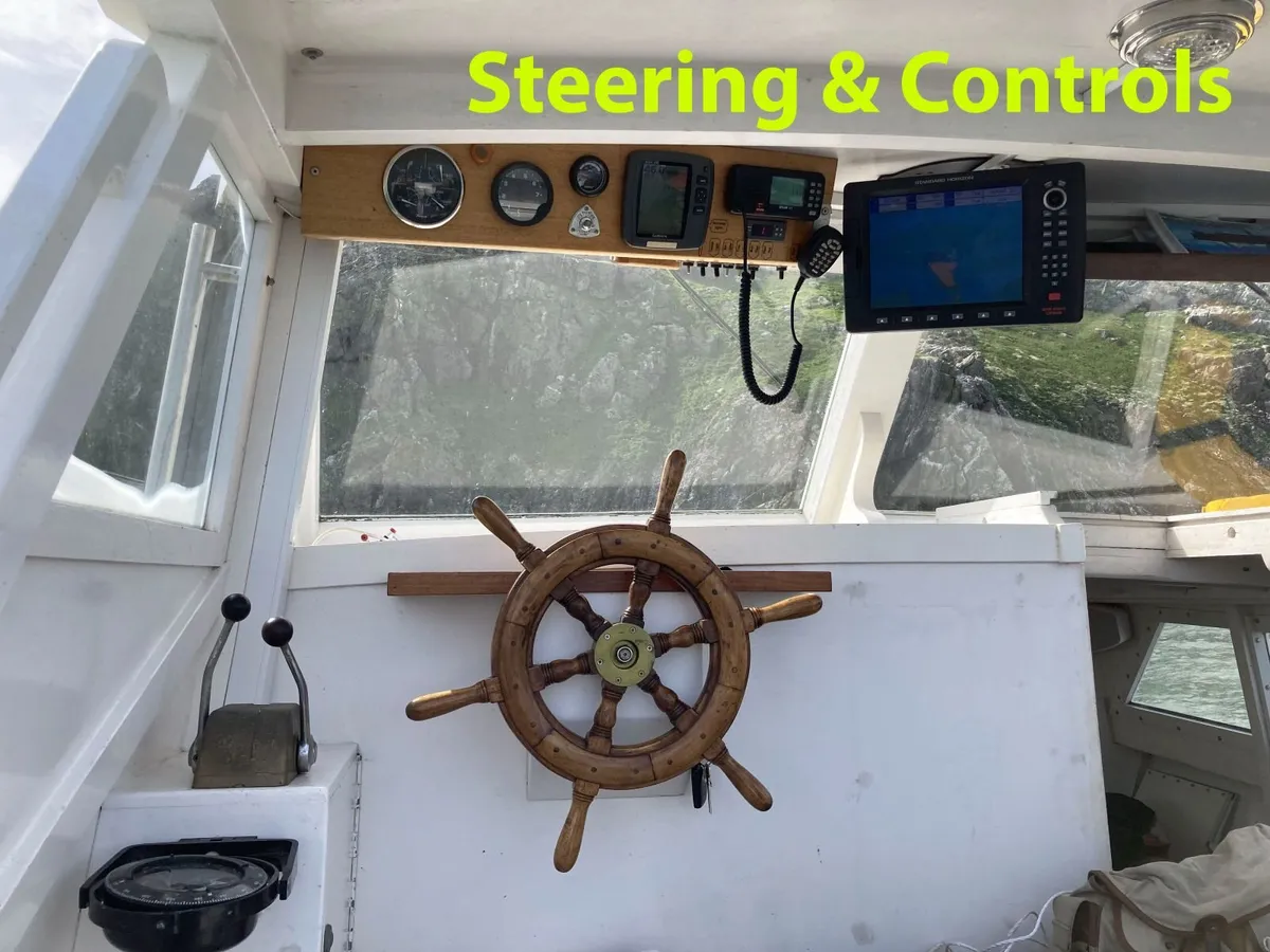 Cabin Cruiser Hartley 27 - Image 4