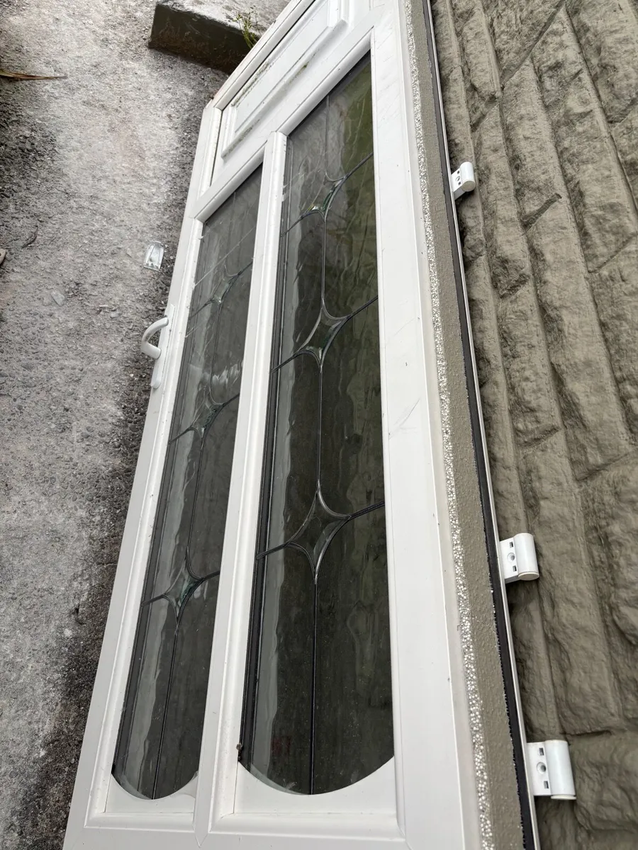 Front door - Image 1