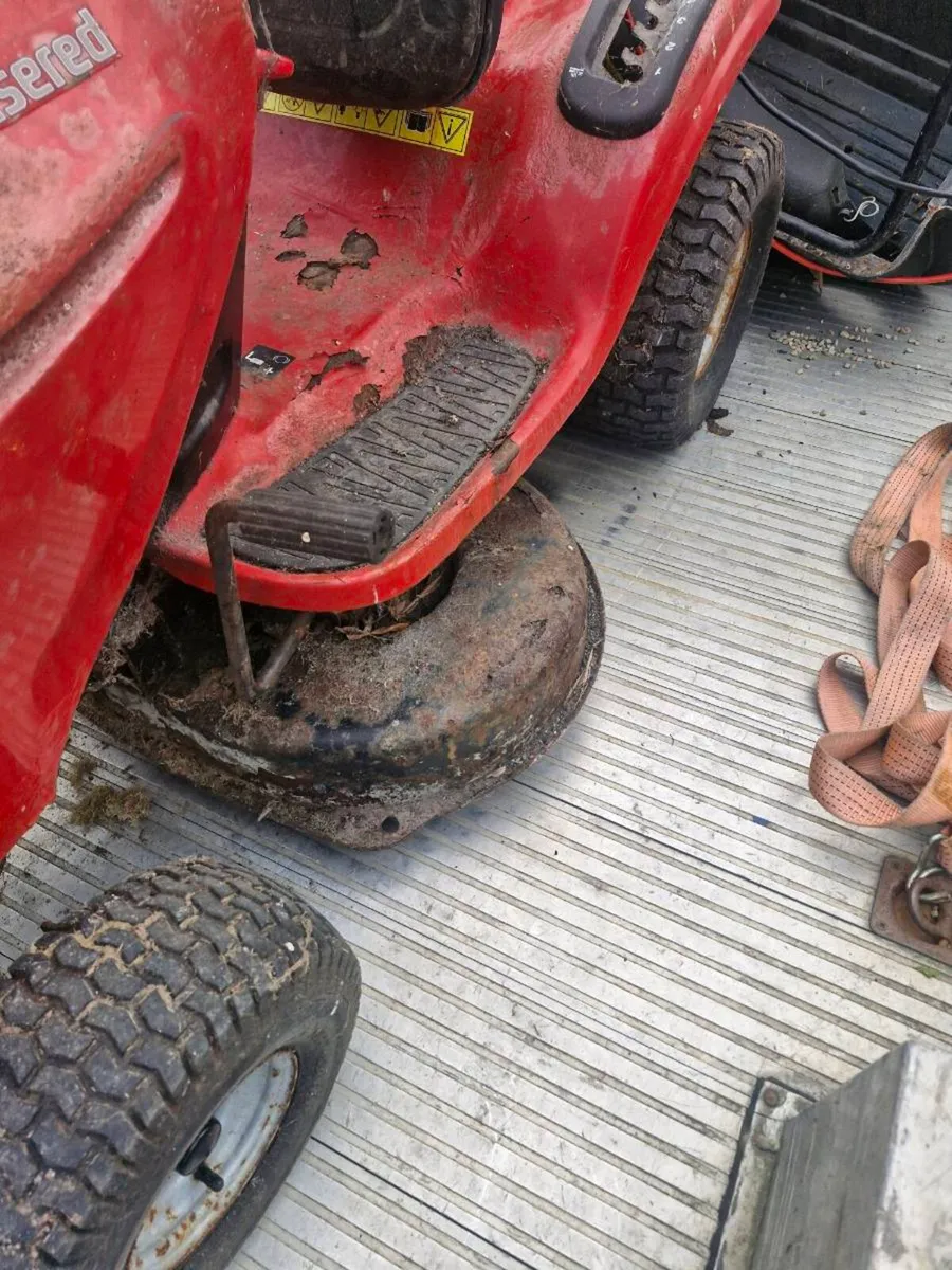 Jonsered ride on mower - Image 4