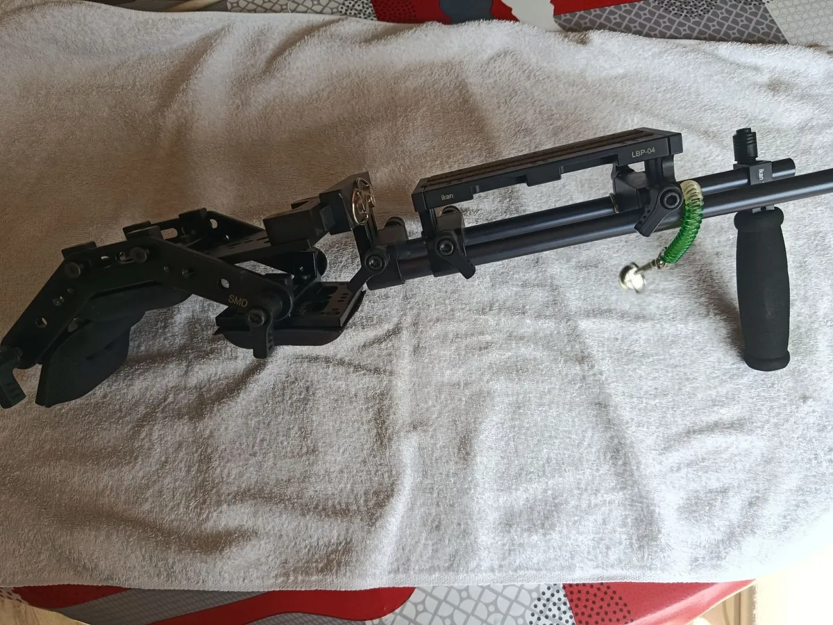 Camera shoulder mount - Image 1