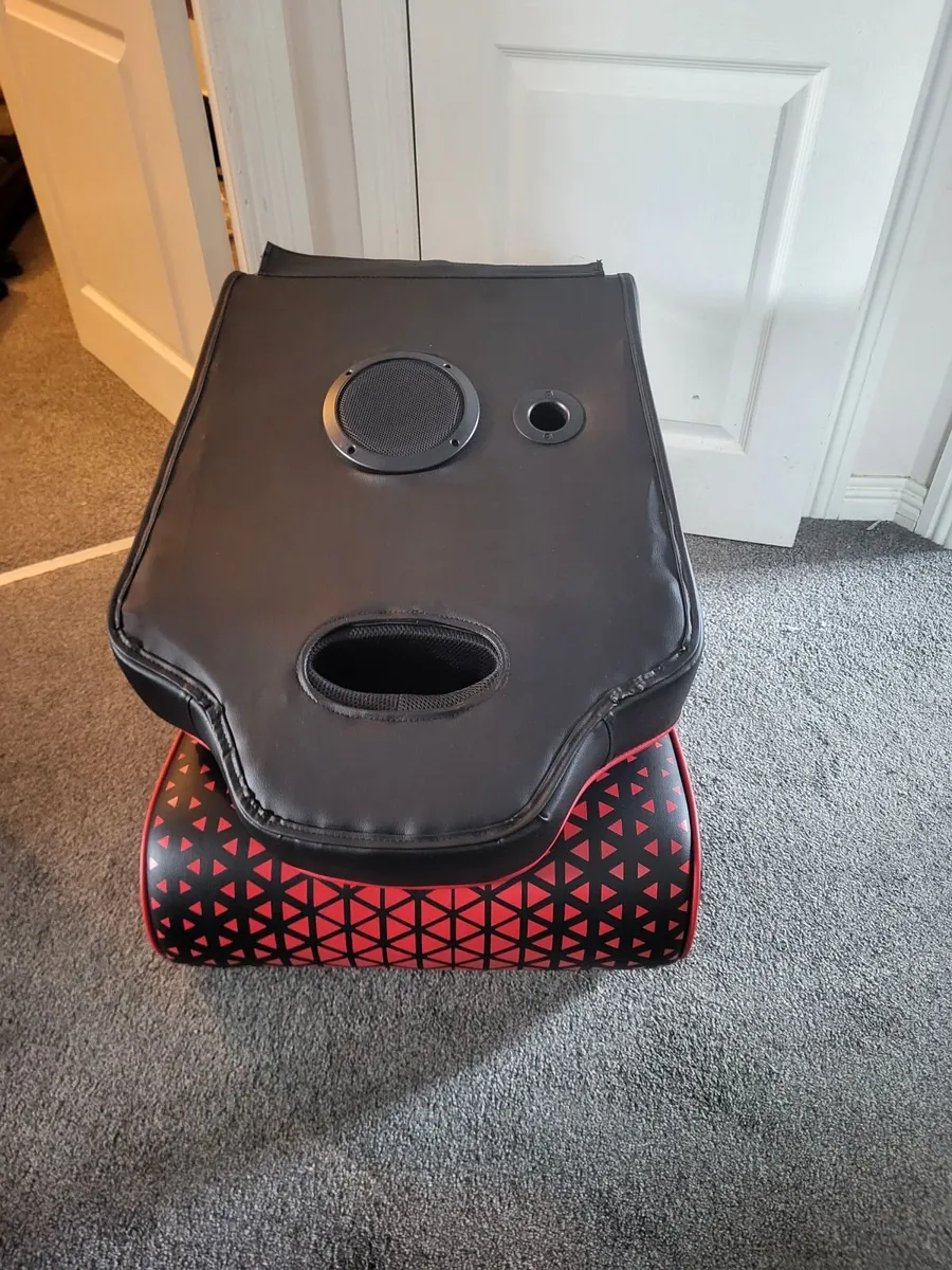 Gaming chair - Image 1