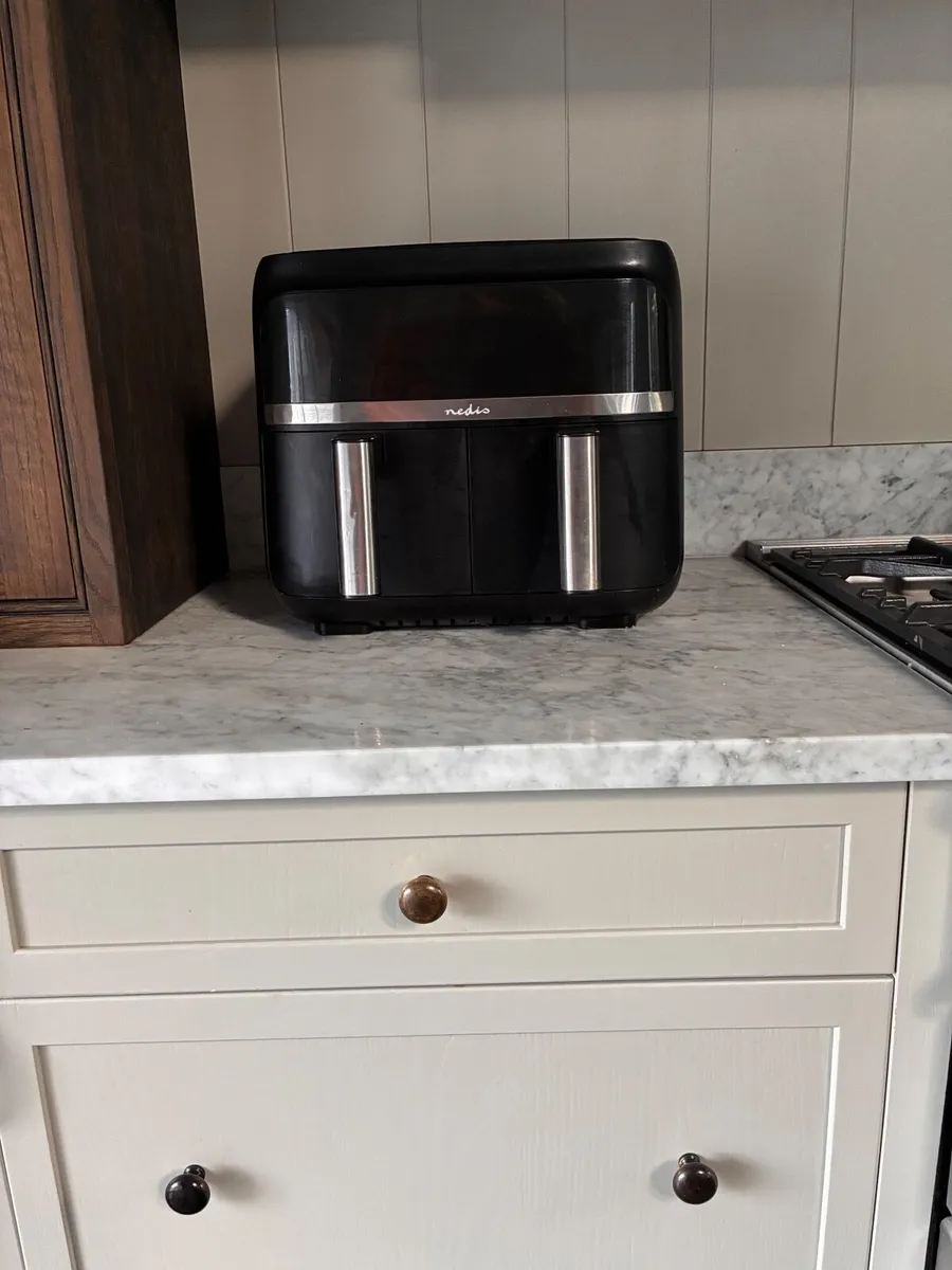 Nedis 7.6L Dual Basket Air Fryer - Image 1