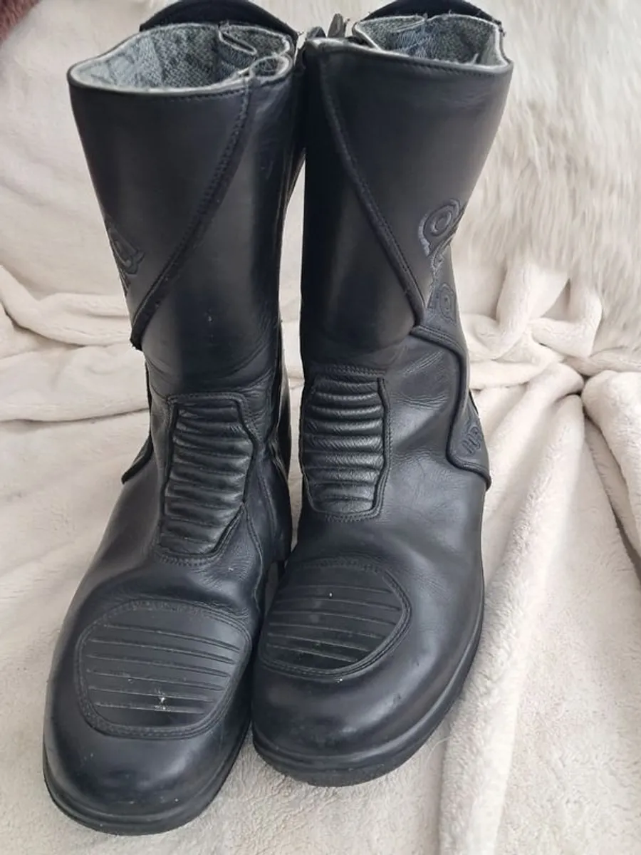 motorcycle boots