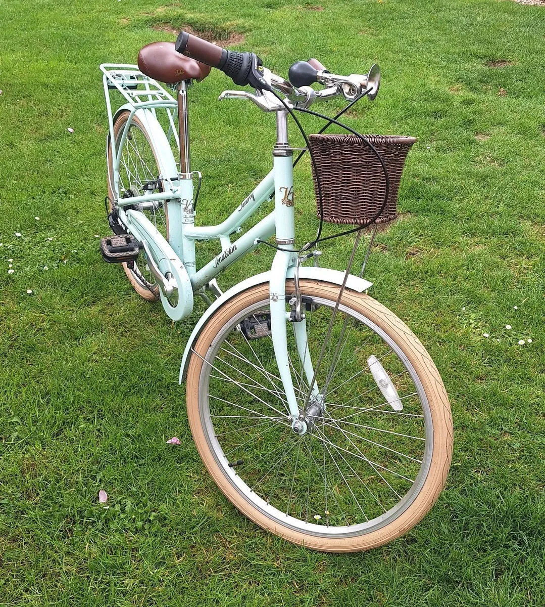 Girls Bicycle - Image 1