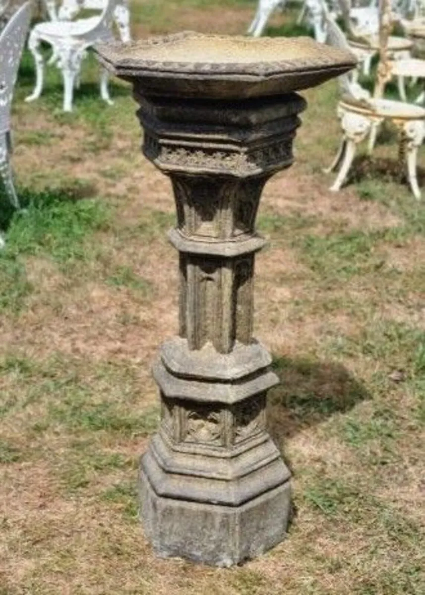 Bird Bath Gothic EG308 - Image 1