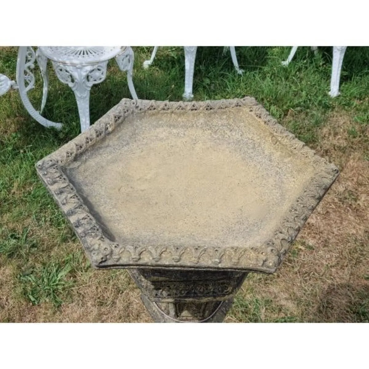 Bird Bath Gothic EG308 - Image 2