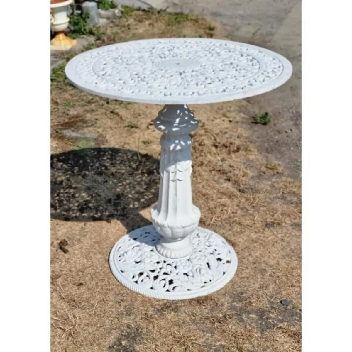 Cast Iron Table Round CH-R-611 - Image 1