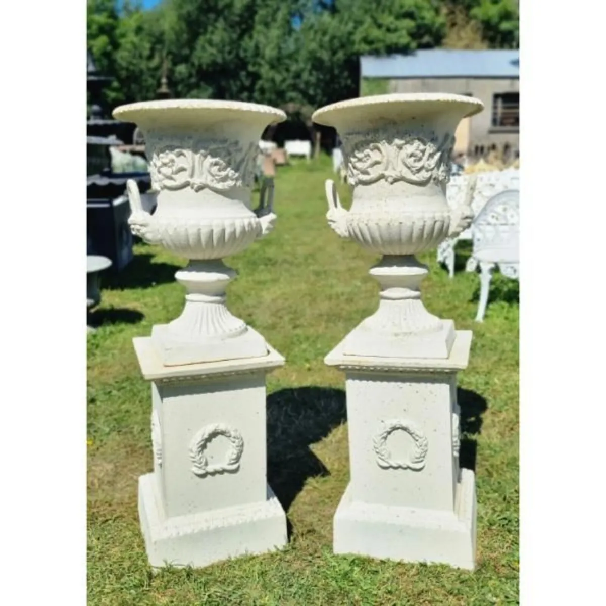 Urn on Pedestal White CH R 335C W - Image 2