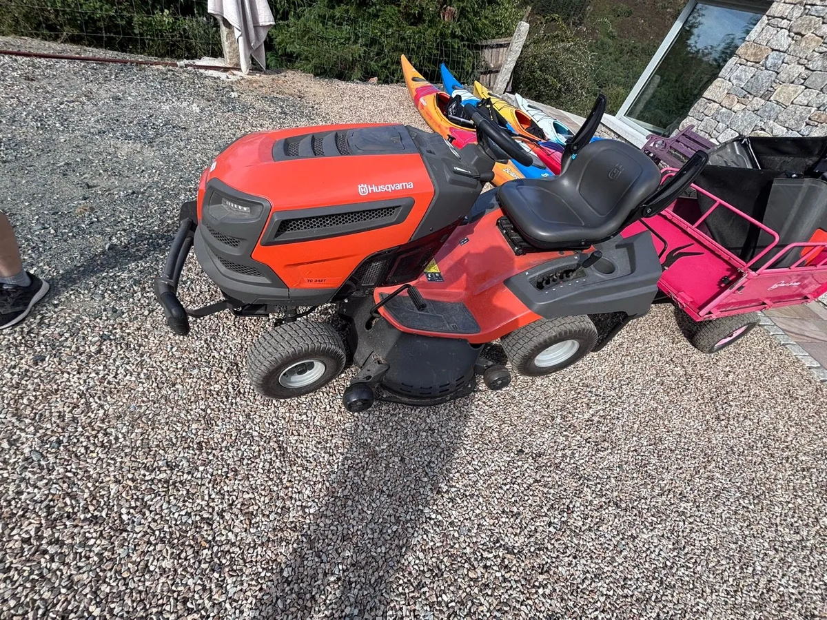 Husqvarna ride on mower & trailer - Image 1