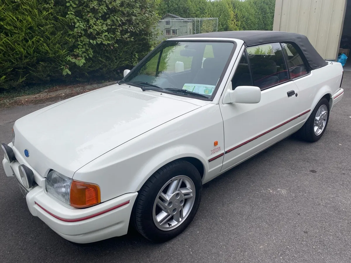 Ford Escort XR3i Cabriolet - Image 2