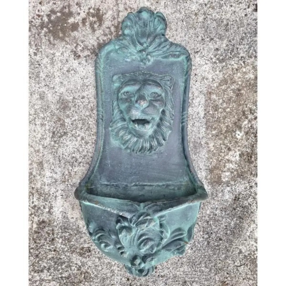 Wall Mounted Lion Head Tap/Fountain Cast Iron CH R - Image 1