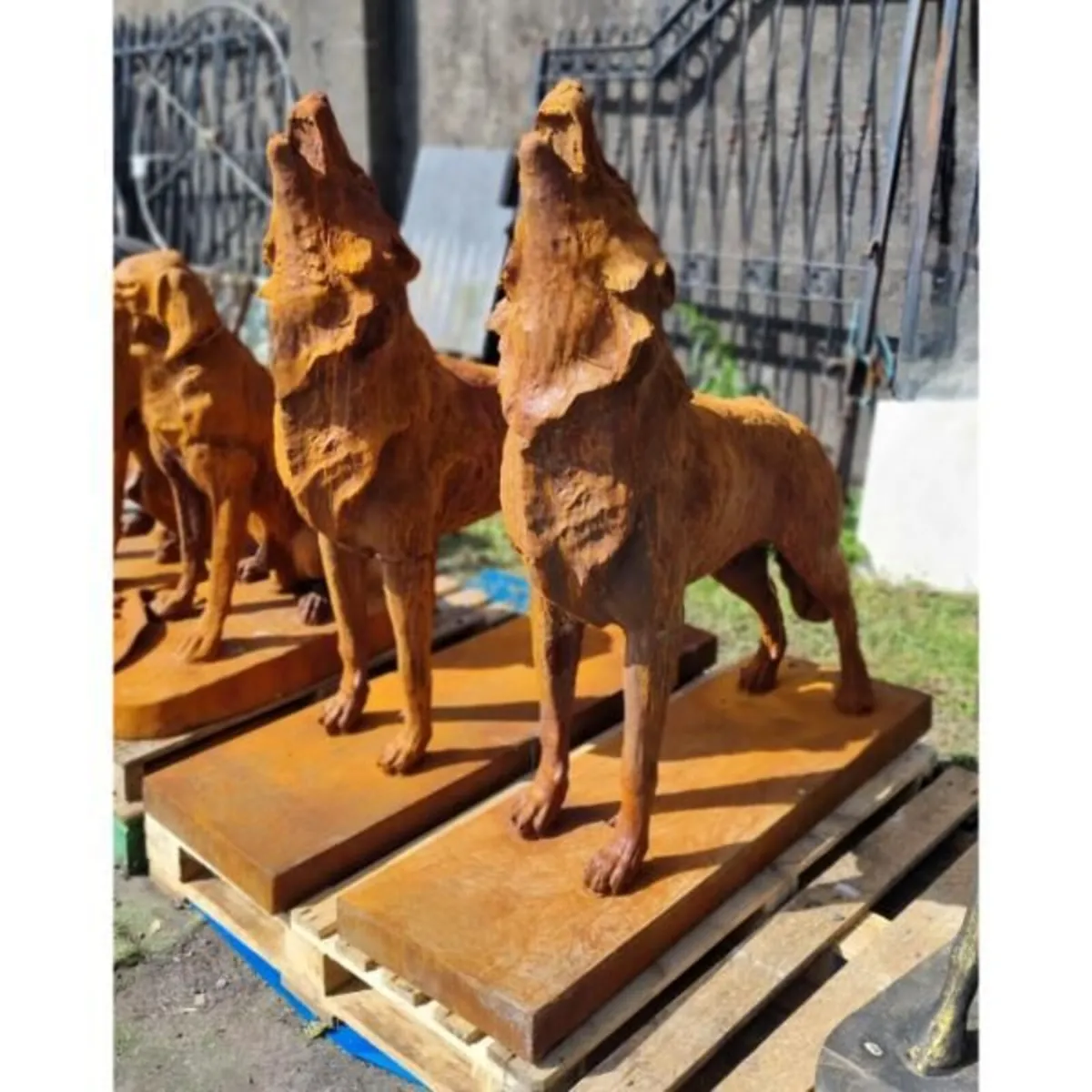 Wolves Pair Cast Iron Rusty CH R 1838D - Image 2