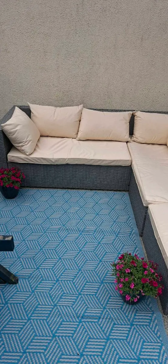 Rattan effect corner sofa - Image 2