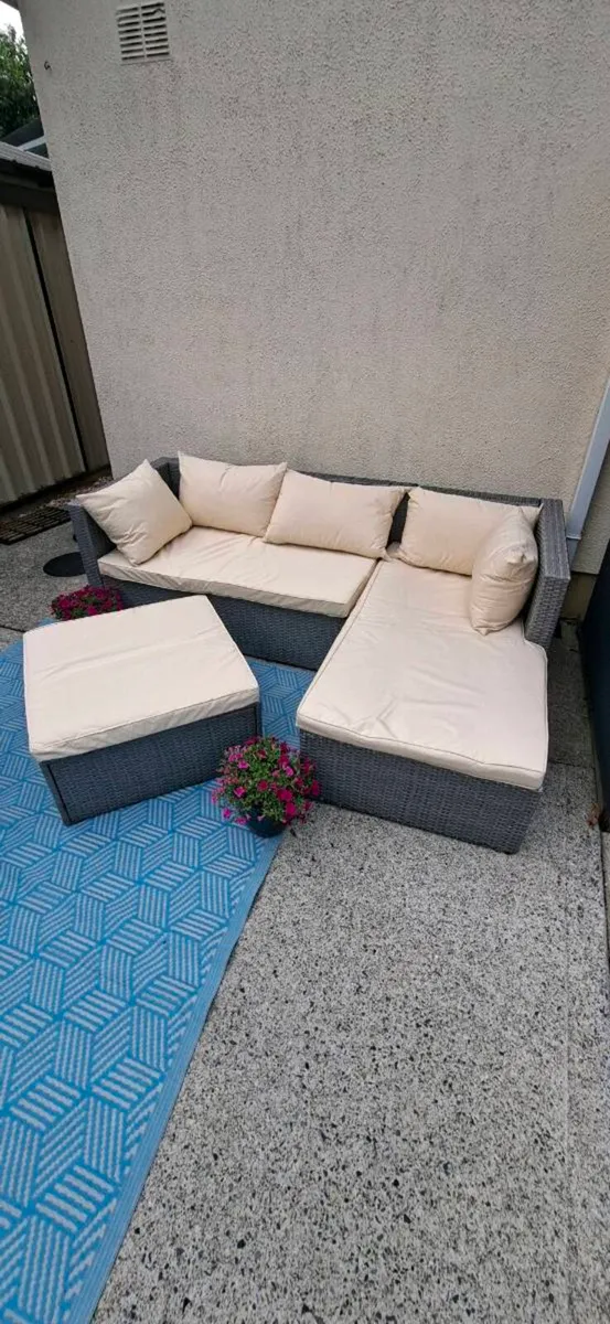 Rattan effect corner sofa - Image 3