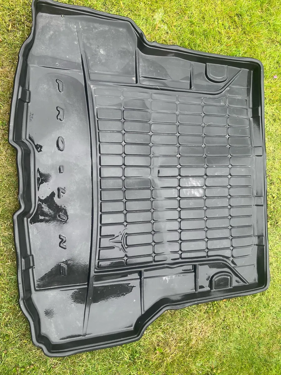 Rubber bmw 4 series boot protector - Image 3
