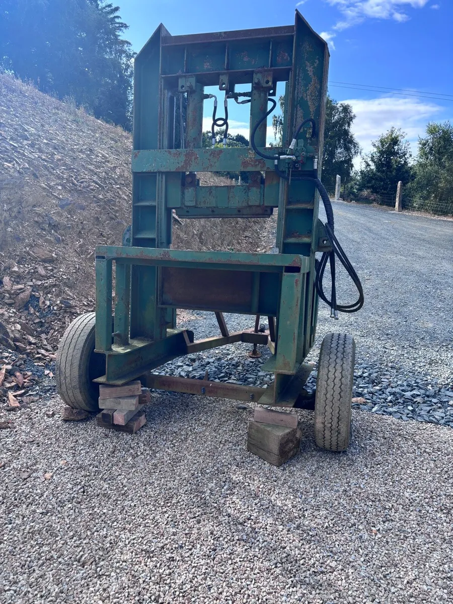 Stone Guillotine - Image 2