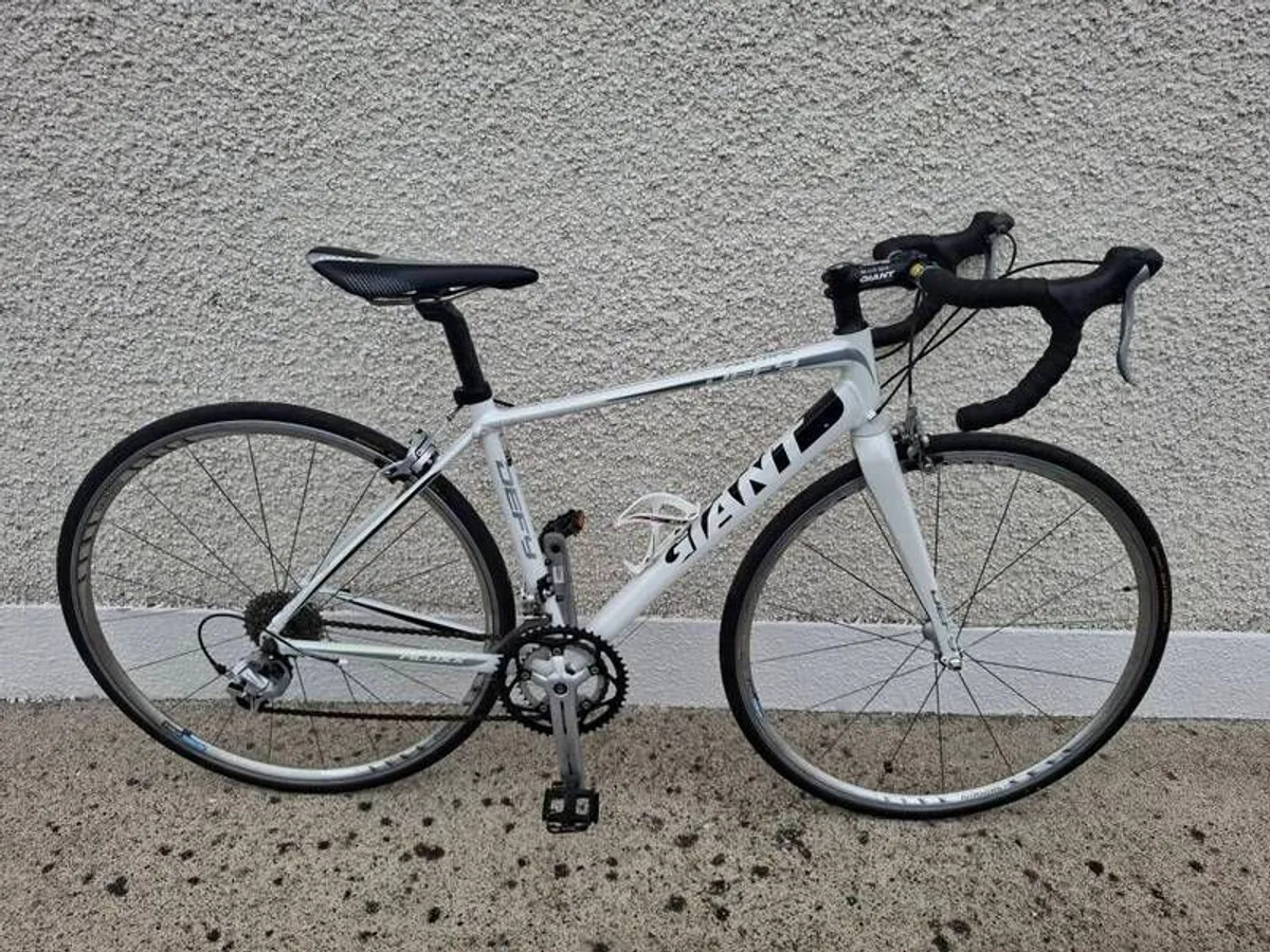 Giant racing bike. - Image 2