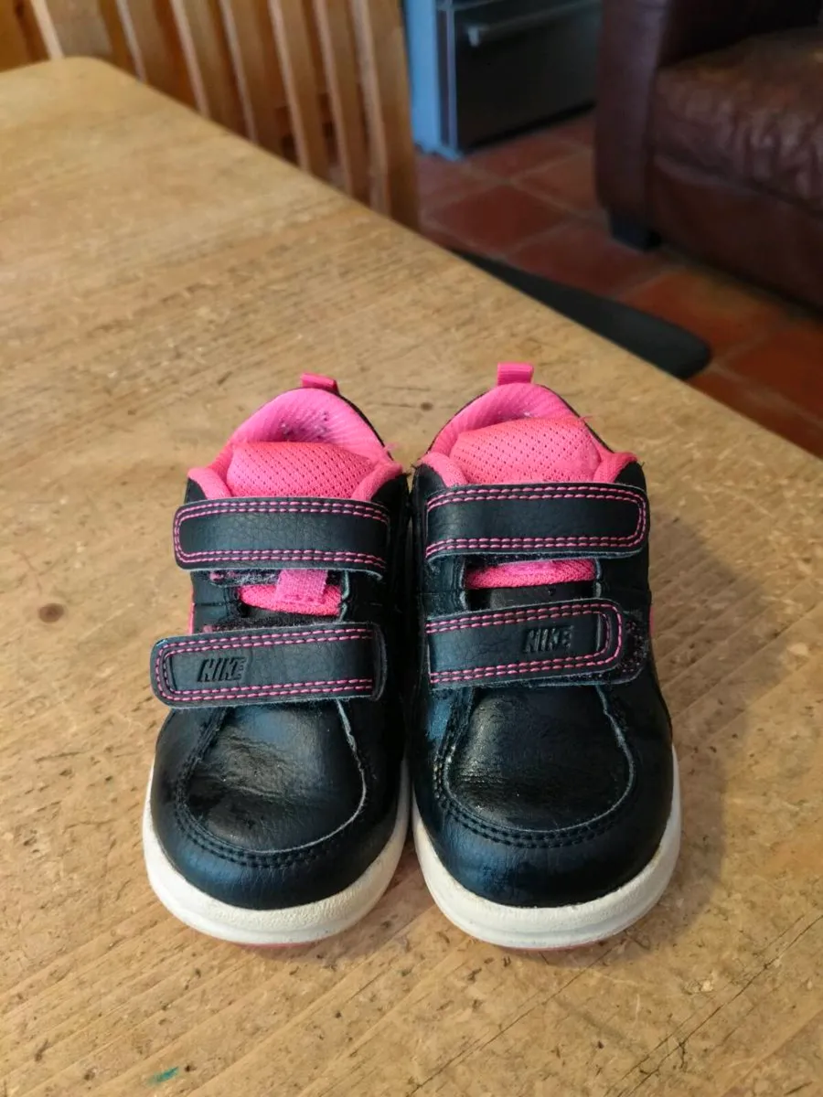 Baby Nike runners. Uk size 5.5 size 22
Good condit - Image 1