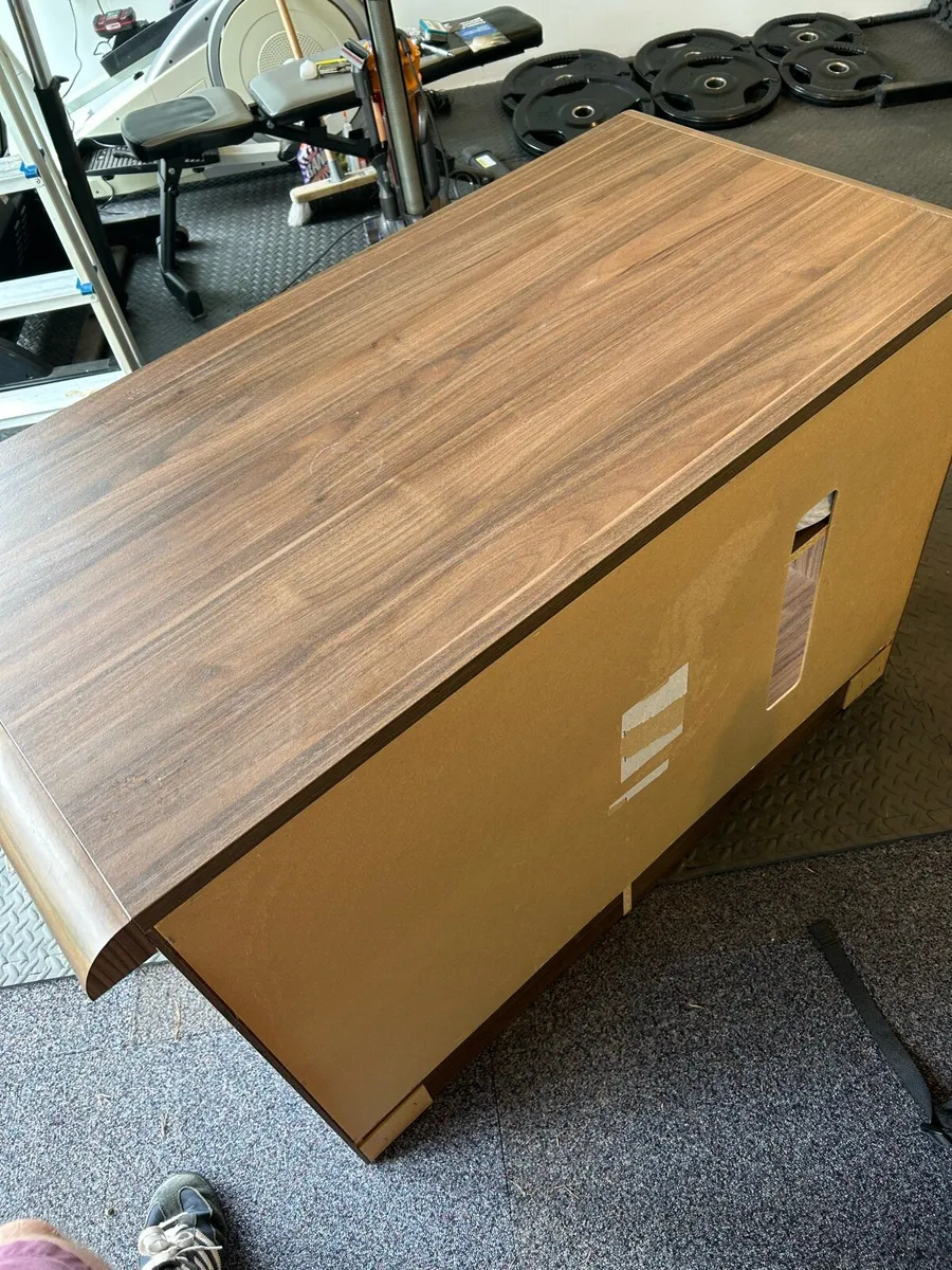Desk - Image 4