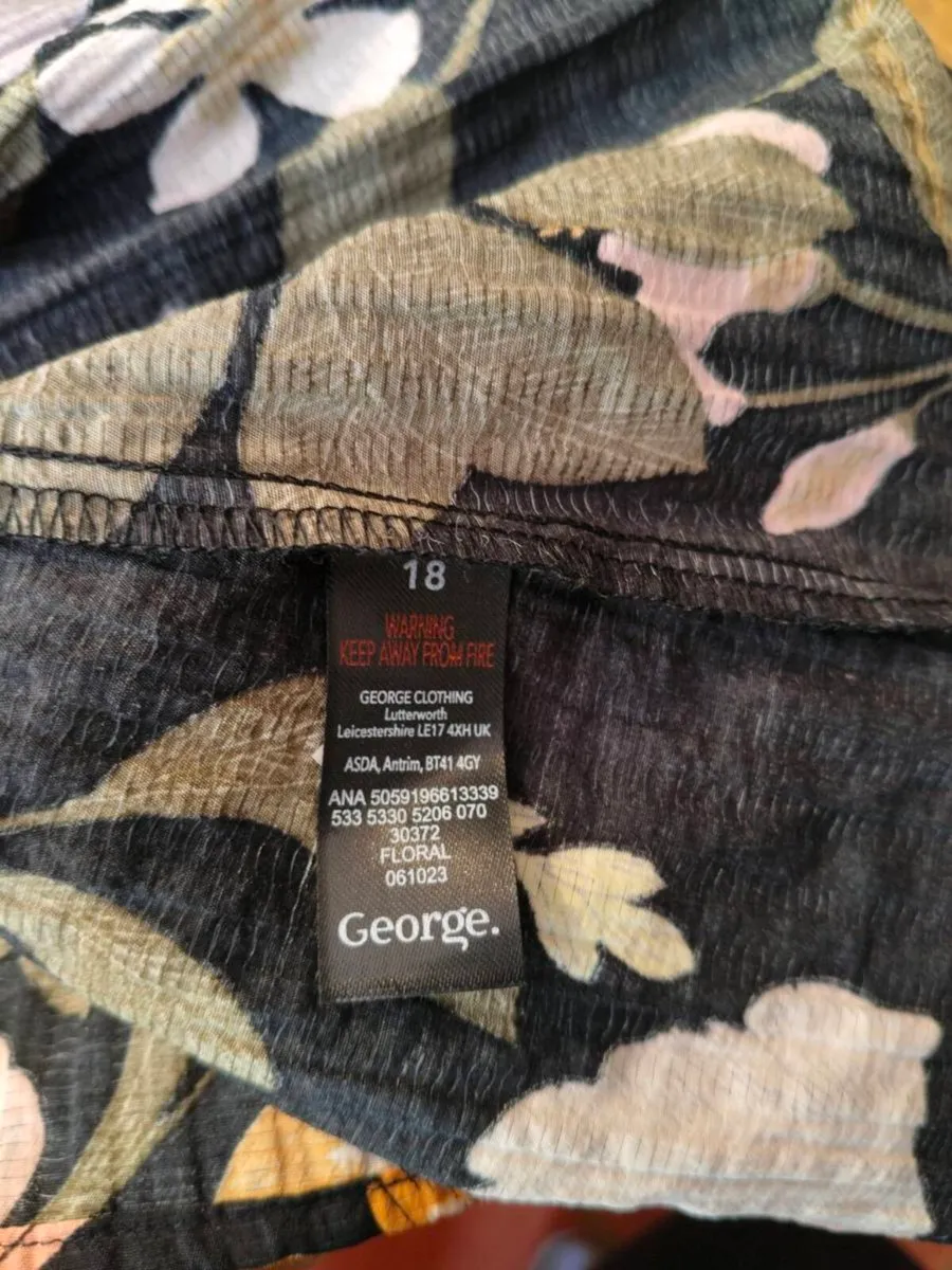 George brand textured mini dress features a vibran - Image 4