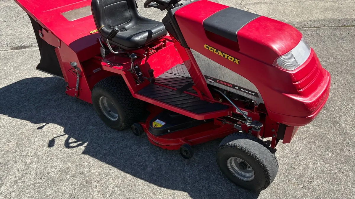 Ride on mower - Image 1