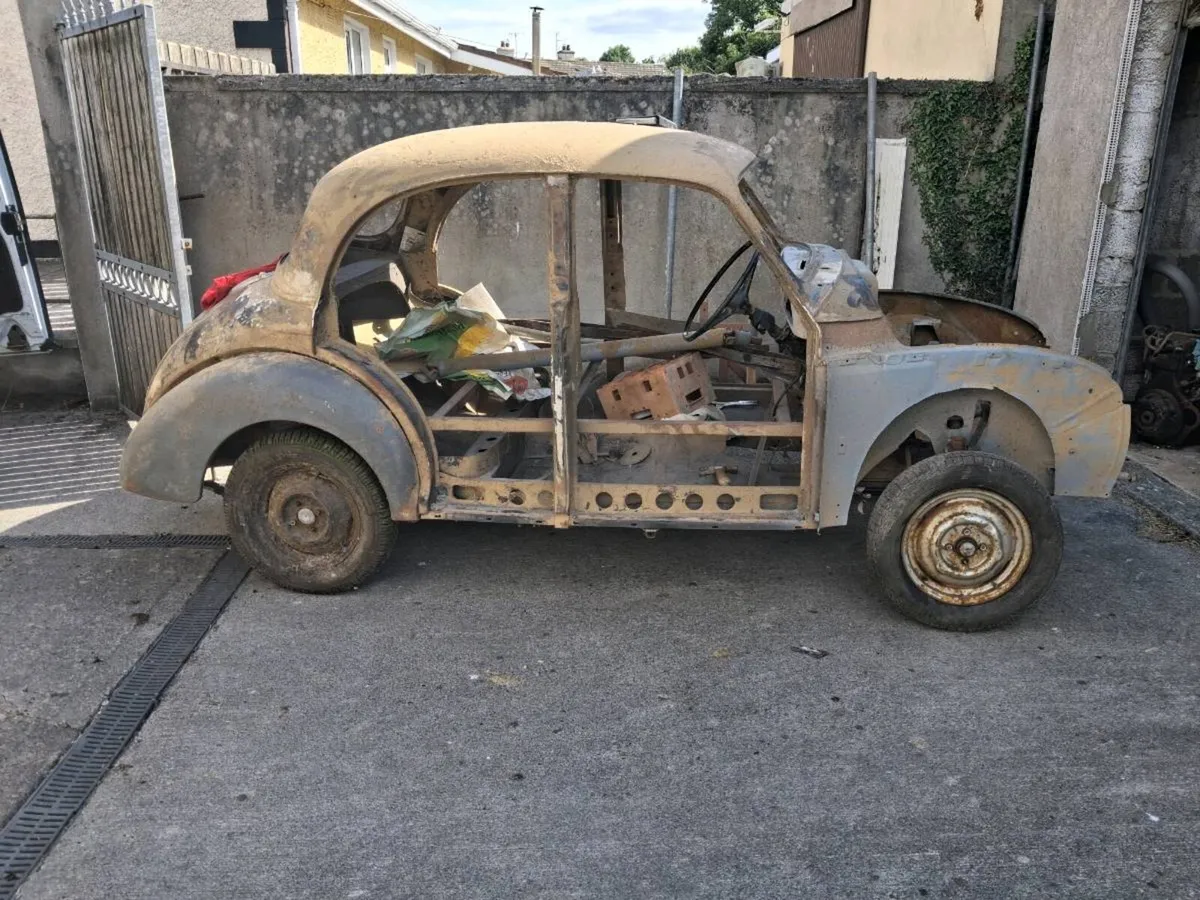Vintage  car - Image 2