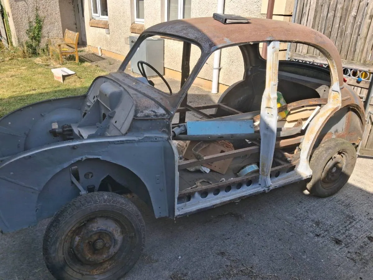 Vintage  car - Image 3
