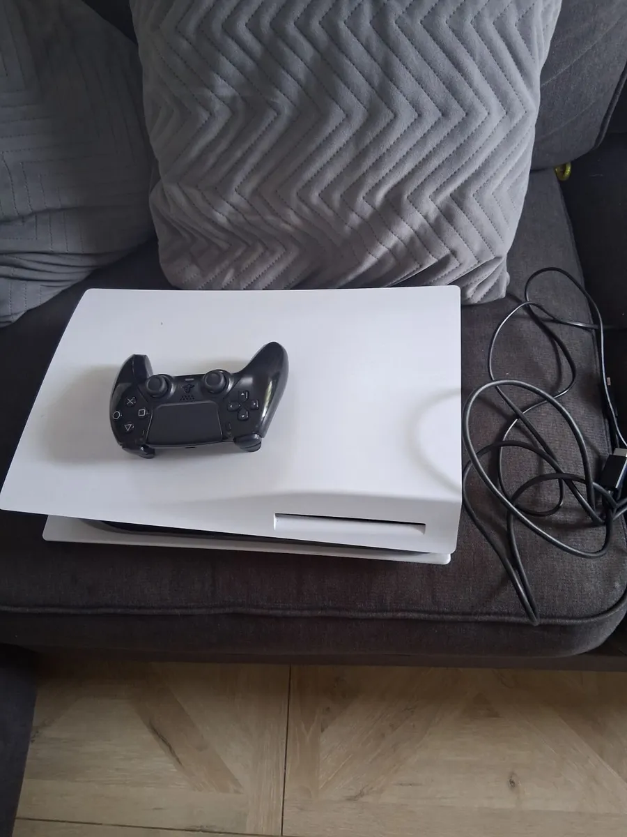 Playstation 5 with controller and leads - Image 2