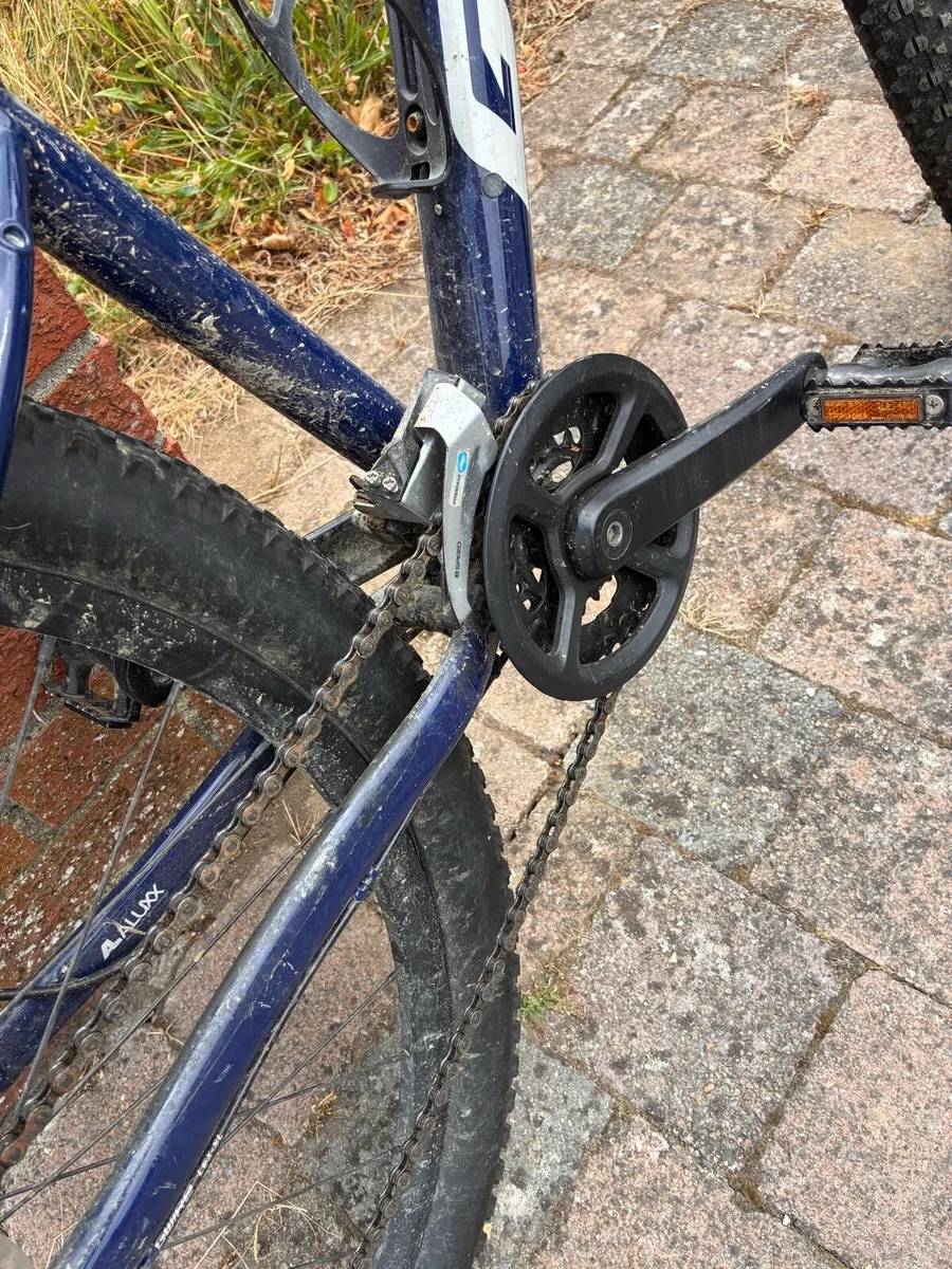 Giant 24inch boys mountain bike - Image 3