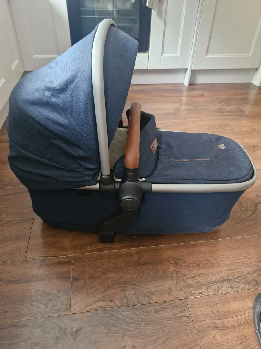 Silver Cross Pram set and car seat - Image 4