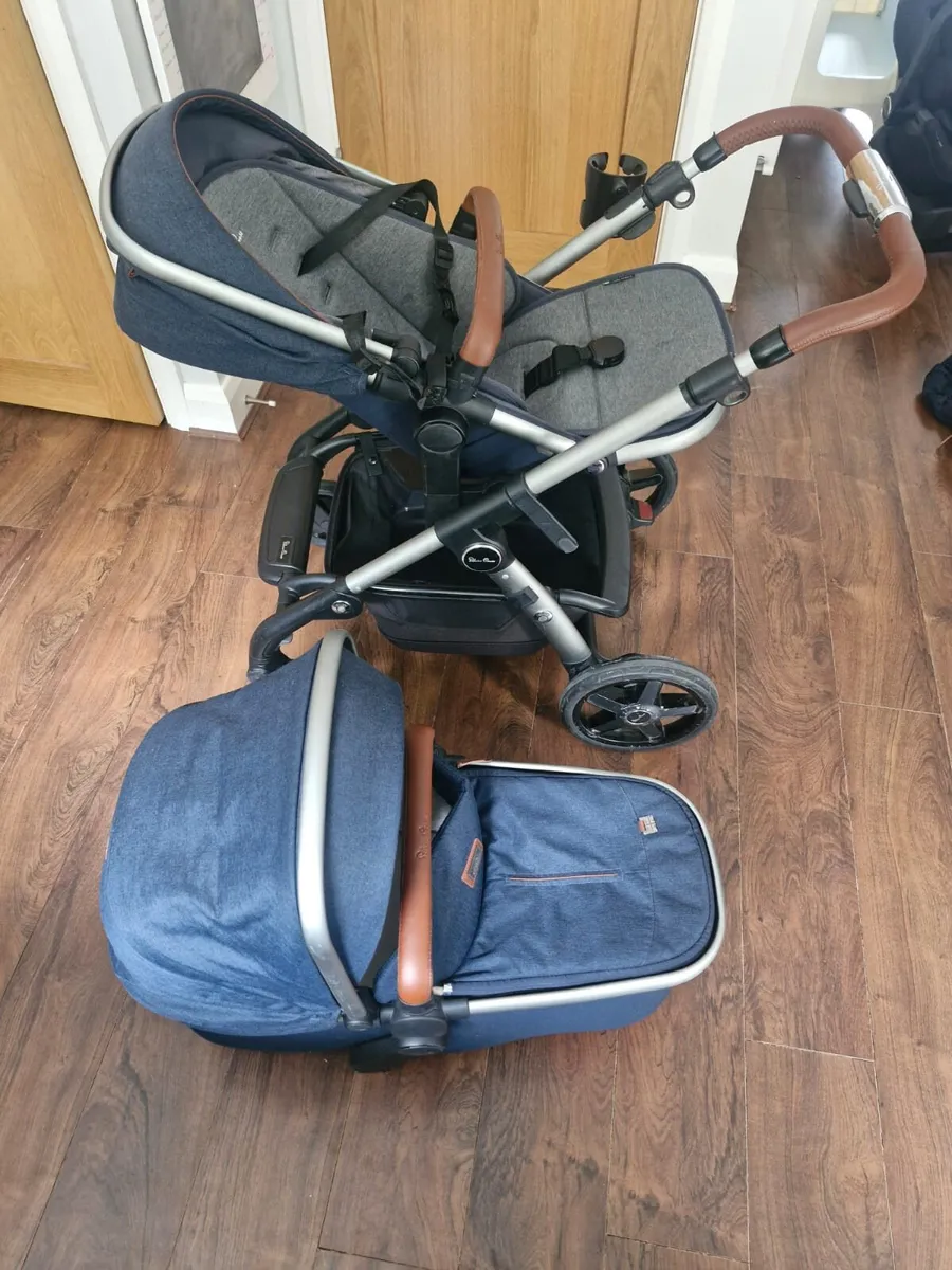 Silver Cross Pram set and car seat - Image 1