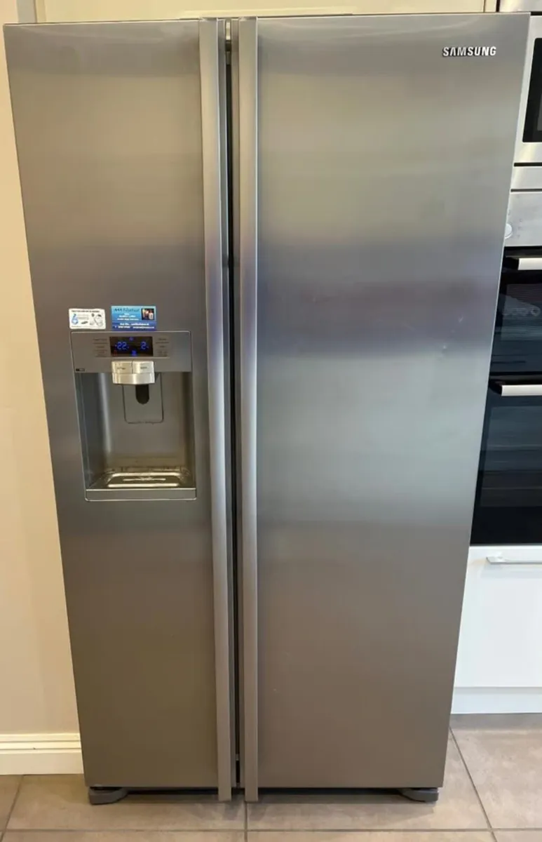 Samsung American Style Fridge Freezer - Image 1
