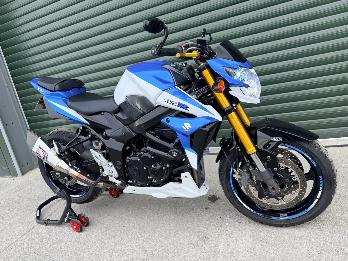 Suzuki GSR 750 - Image 3