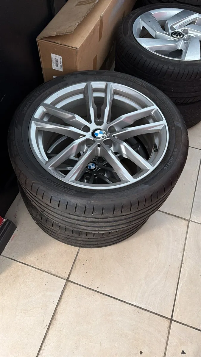 Bmw x3 19” wheels