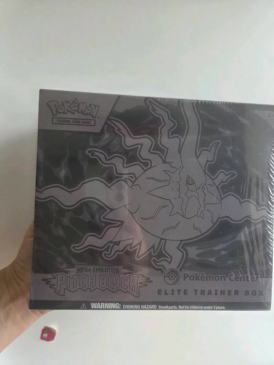 Pokemon center pitch black etb - Image 4