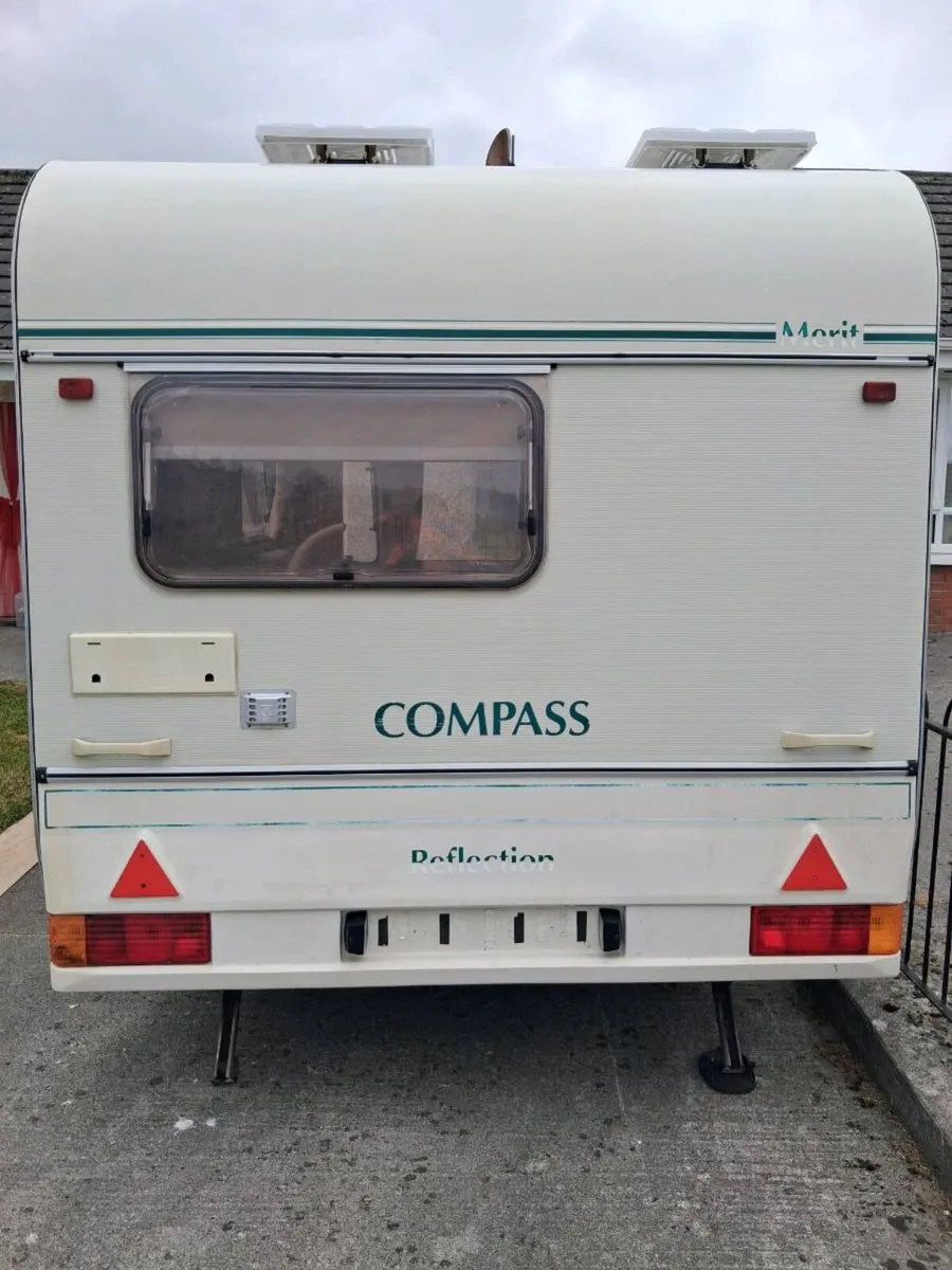 2 berth caravan - Image 4