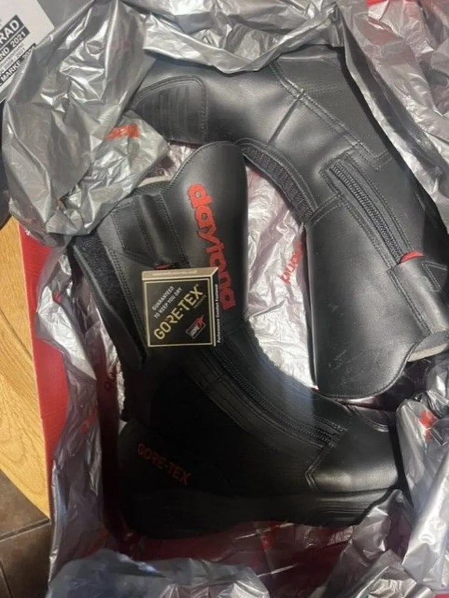motorcycle boots DAYTONA 43 - Image 1