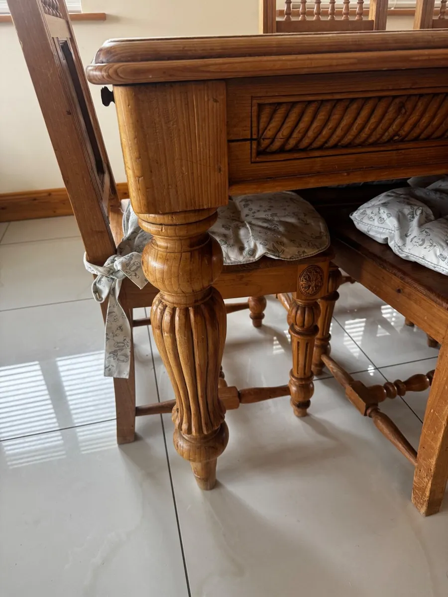 Solid wood Table and chairs (x6) - Image 2