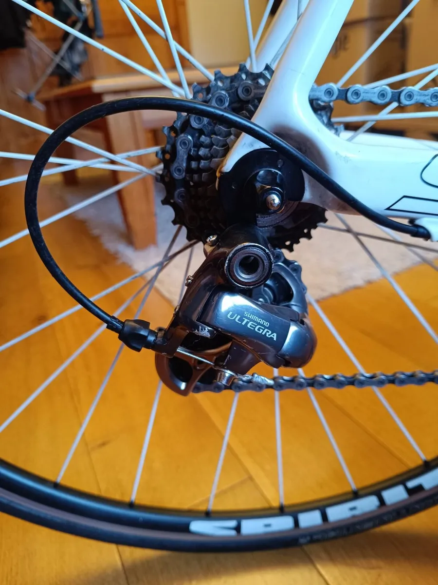 Cannondale SIX Carbon Road Bike – Shimano Ultegra - Image 2