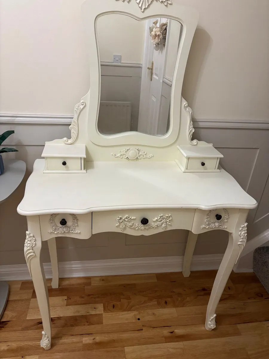 Vanity Table