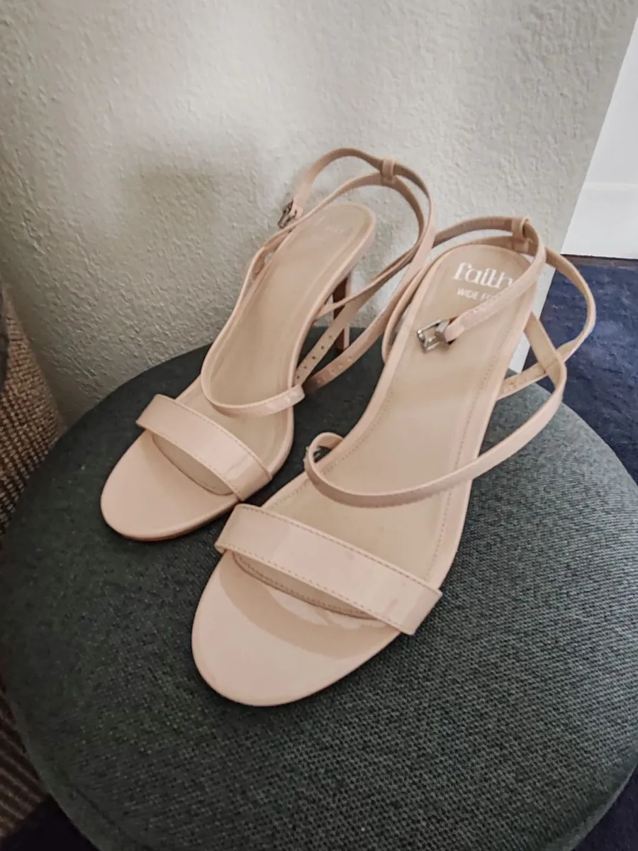 High heel shoes - Image 3